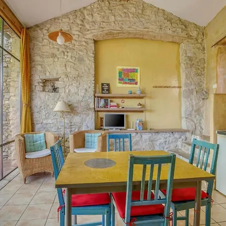 Cozy Nature In Diois *